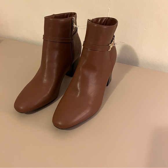 Liz Claiborne Brown Monte Boot 11 NWT - Picture 6 of 7